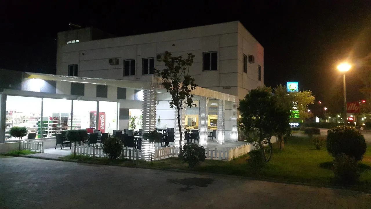 Hotel Alpet Rinas 3*,